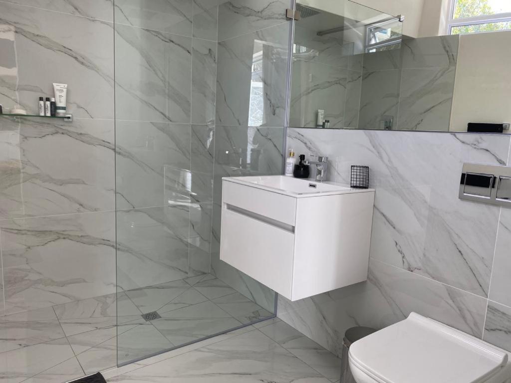 Badgemore Villa Guesthouse Cape Town Bagian luar foto