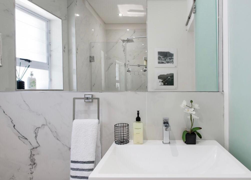 Badgemore Villa Guesthouse Cape Town Bagian luar foto