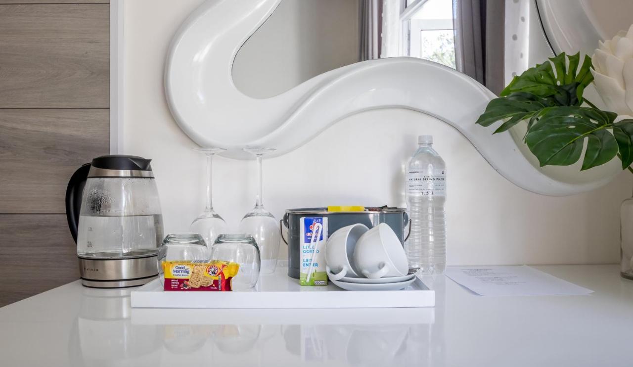Badgemore Villa Guesthouse Cape Town Bagian luar foto
